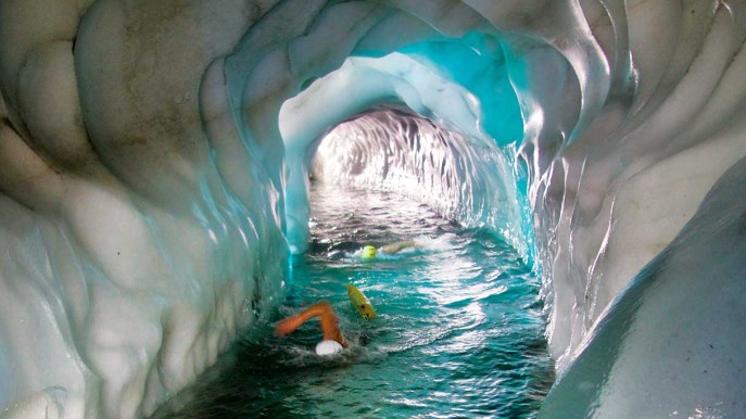 Nuotare in un ghiacciaio e non solo: avventure sotto zero da vivere adesso