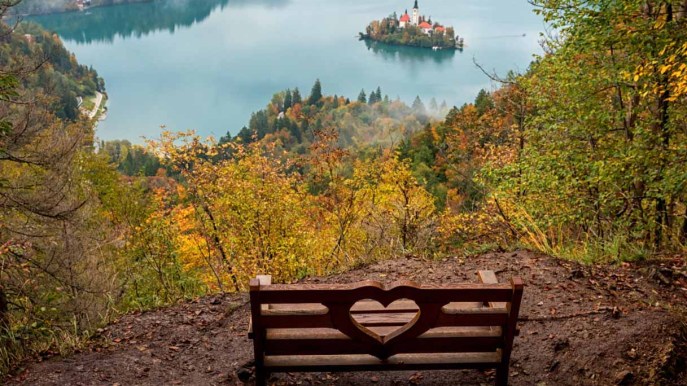 La panchina vista lago più romantica del mondo