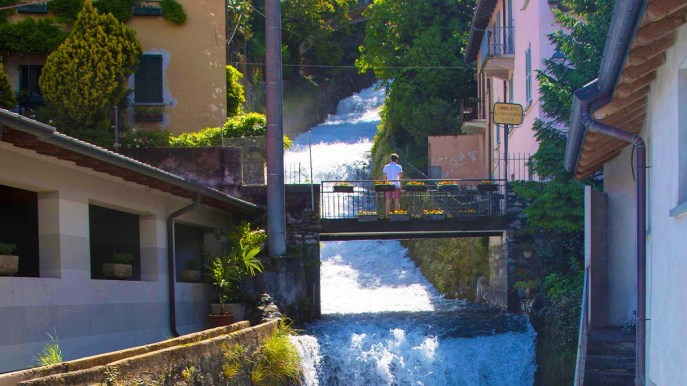 In Italia esiste un borgo attraversato da un fiume di latte che appare e scompare