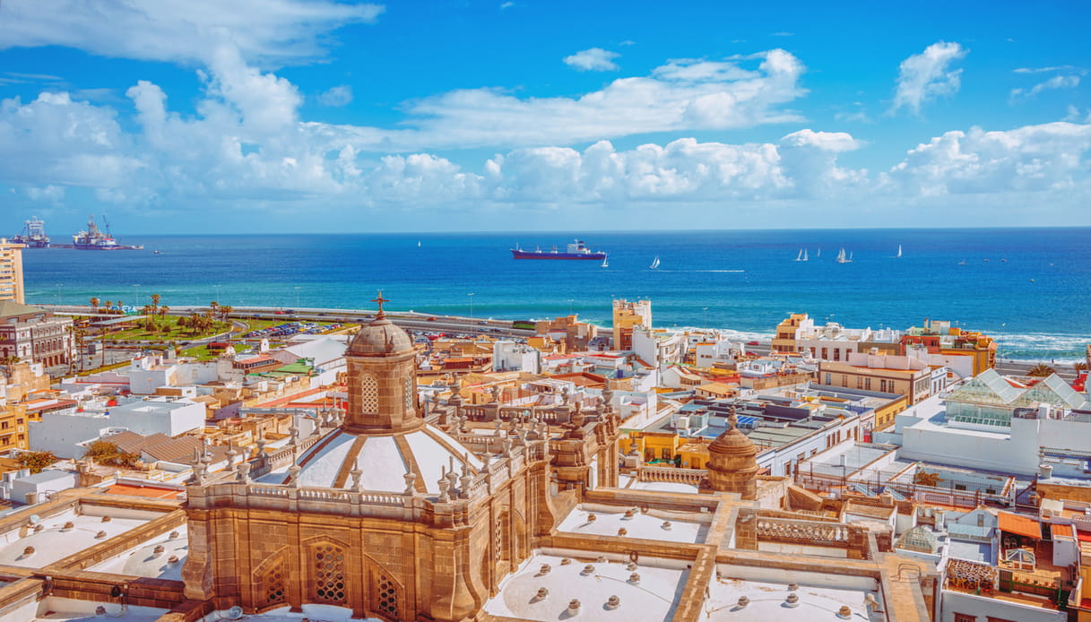 Las Palmas de Gran Canaria, Capitale dell'arcipelago delle Isole Canarie