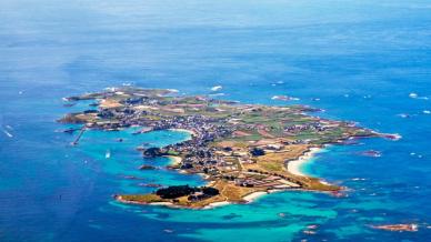 Ouessant, l’isola dei fari e delle tempeste nell’Oceano Atlantico