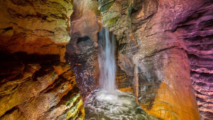 Come in una fiaba: la grotta delle meraviglie tra la natura italiana