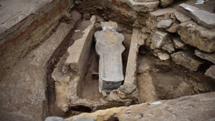 Scoperto a Notre-Dame un misterioso sarcofago