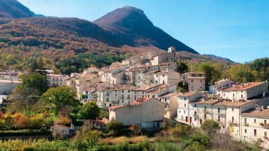 In cammino seguendo le tracce dei lupi