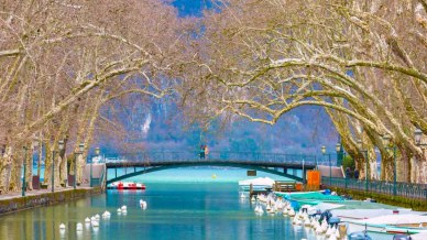 Il ponte romantico nel cuore di una città da fiaba