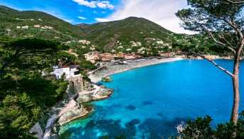 Le acque più blu della Liguria dove andare quest’estate