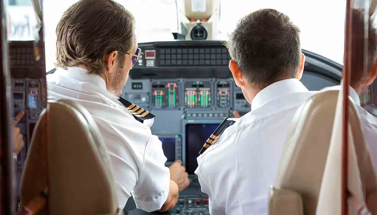 Decollo e atterraggio aereo: cosa succede davvero durante le due fasi di manovra