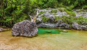 Le piscine naturali e segrete incastonate tra le Dolomiti