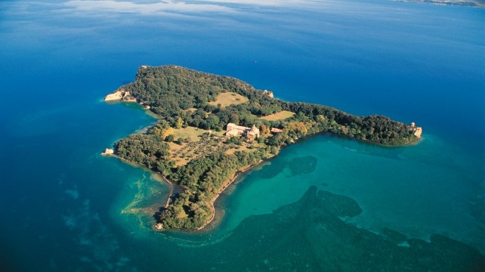 Dopo tanti anni riapre al pubblico una misteriosa isola italiana