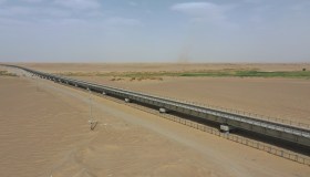 È stata aperta un’incredibile rotta ferroviaria nel deserto