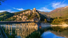 Castel di Tora, fresco e bellezza nel Lazio