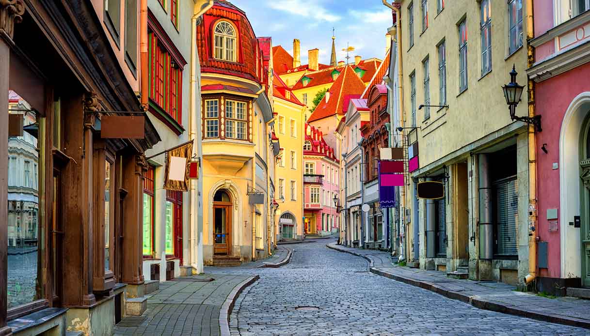 Estonia, le strade di Tallin: una delle città più amate dai nomadi digitali