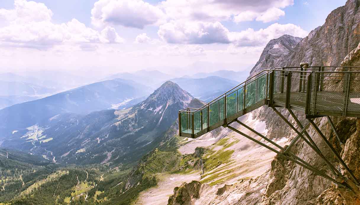 Una scalinata verso il nulla: la Stairway to Nothingness in Austria