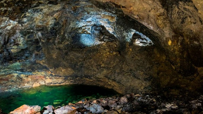Le grotte di Algar do Carvão nascondono un lago sotterraneo