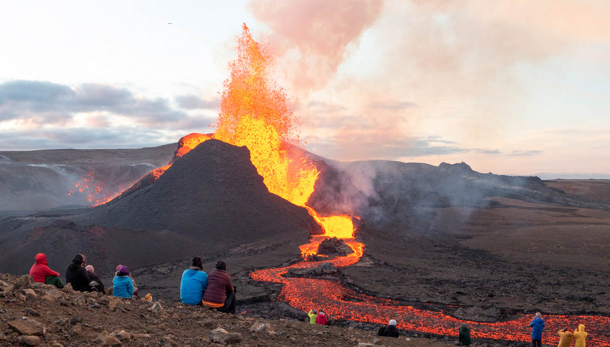 La Spettacolare Eruzione Del Vulcano Islandese