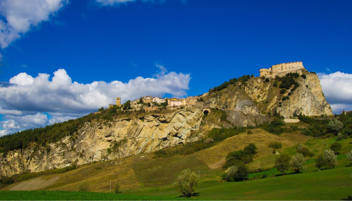 Fortezza di San Leo, borgo