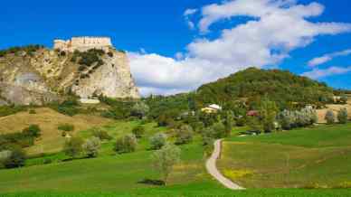 Trekking a San Leo, nell’incantevole Valmarecchia