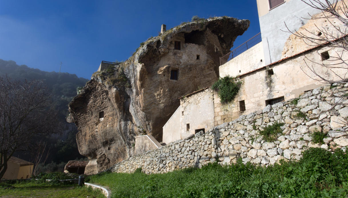 Sedini, il suggestivo borgo delle fate