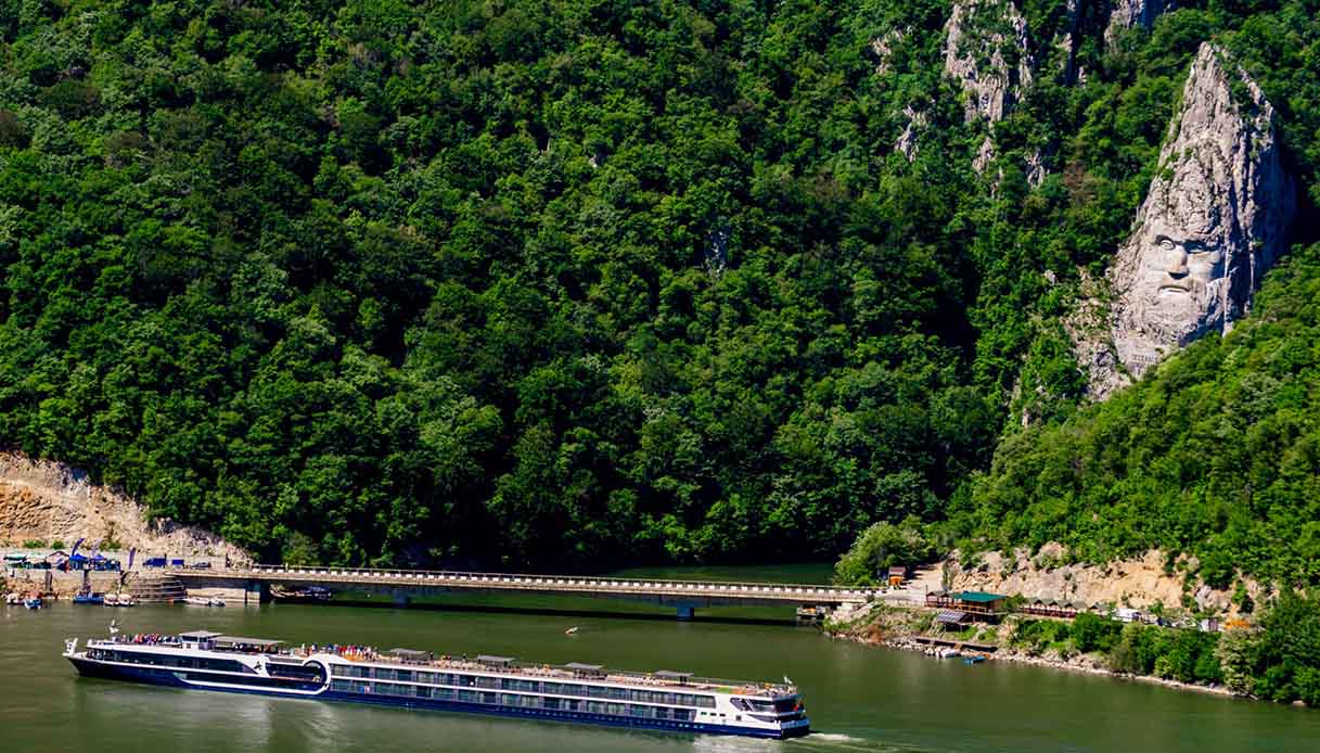 La Statua del Decebalo sul Danubio: è la più grande scultura in Roccia d'Euroa