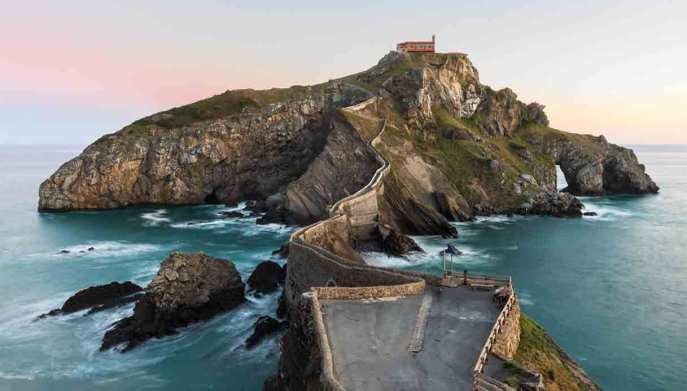 Gaztelugatxe-spagna-game-thornes