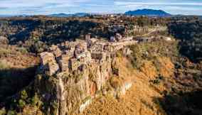 Calcata, eco di strani suoni