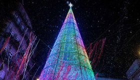 Alberi di Natale più belli del mondo: uno è in Spagna