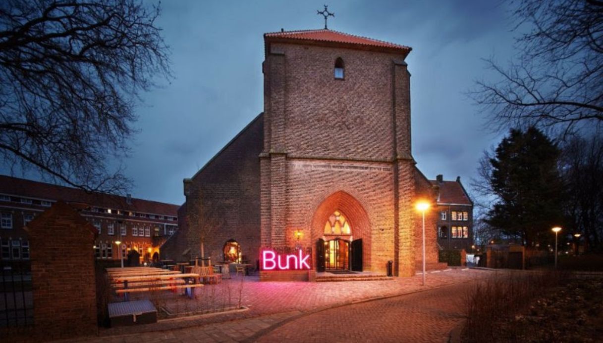 Prima era una chiesa, ora è un hotel succede ad Amsterdam