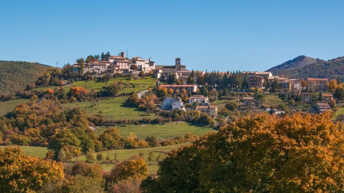 Monteleone di Spoleto, il borgo con la biga d’oro