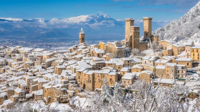 Il borgo italiano che sembra una cartolina di Natale