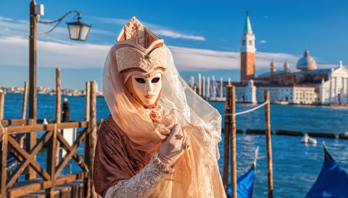 Carnevale veneziano, la storia e il ricco programma per il 2025