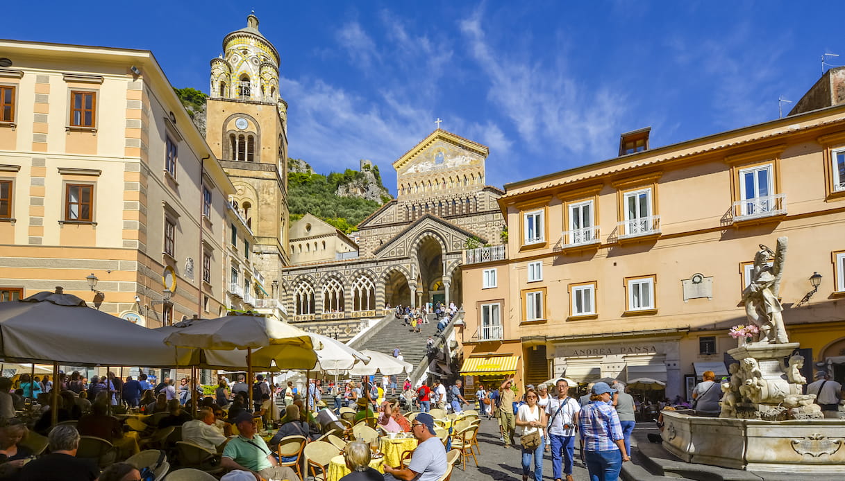 Vista del centro storico di Amalfi