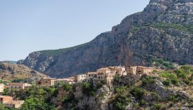 Civita, il borgo della Calabria che sorge tra le rocce