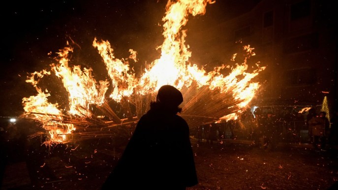 Nel Molise esiste un’antica tradizione: è il rito del fuoco più grande del mondo