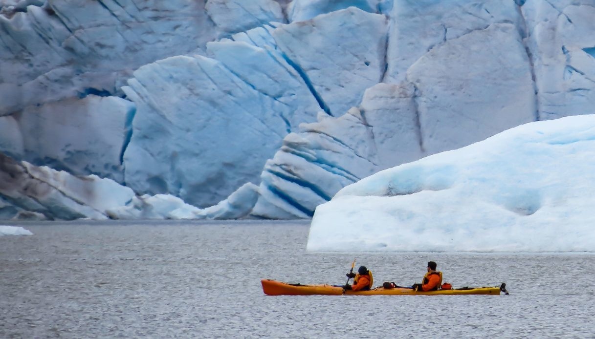 L'incantevole glacier kayaking