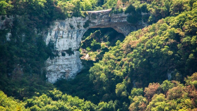 Sapevate che in Italia esiste il ponte naturale più grande d’Europa?