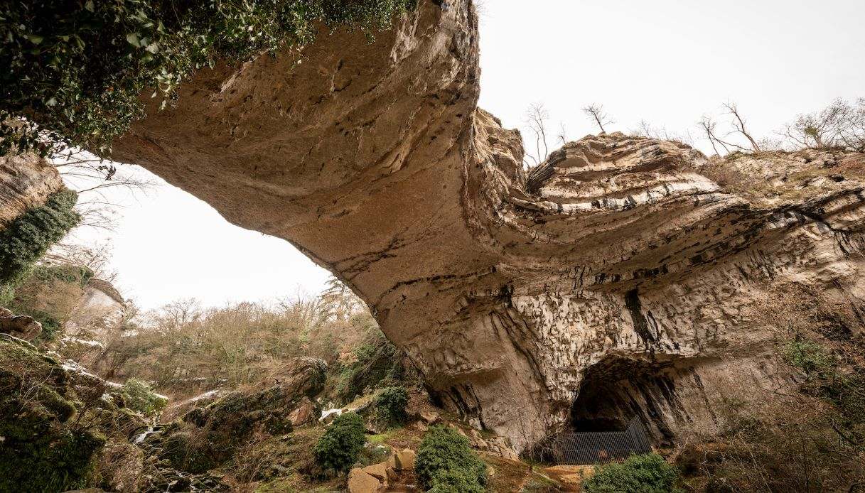 La caverna sotto il Ponte di Veja