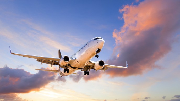 Per l’estate 2023 mancano i posti in aereo: lo studio
