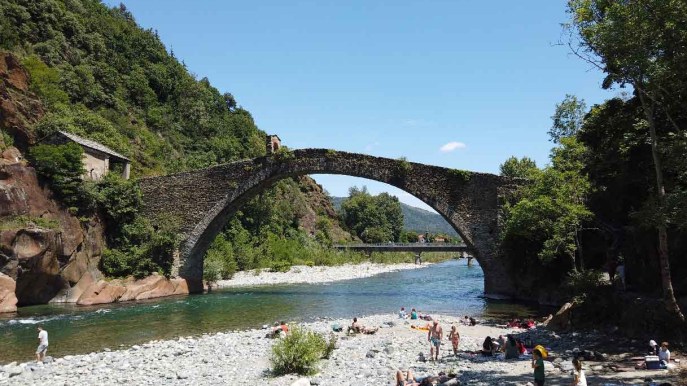 Acqua sport e cultura, il Ponte del Diavolo a Lanzo Torinese