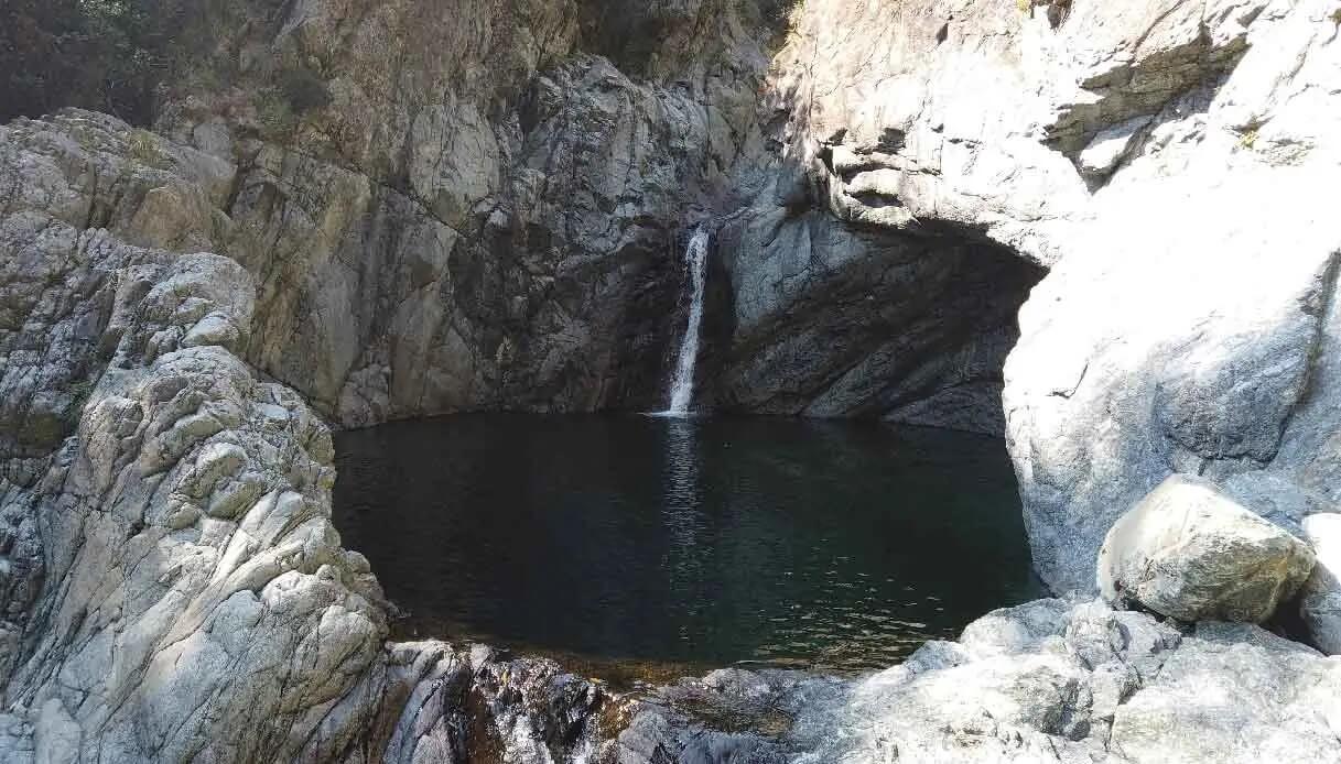 BeliceWeb.it - Lago du Mei, un piccolo gioiello in un bosco da favola in Liguria