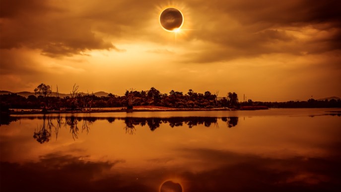 È lo show più atteso dell’anno: ecco come osservare l’eclissi solare ibrida