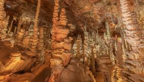 In questa grotta si nasconde la stalagmite più grande del mondo
