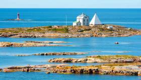 Sotto questo mare si nasconde champagne. E tu puoi assaggiarlo quest’estate