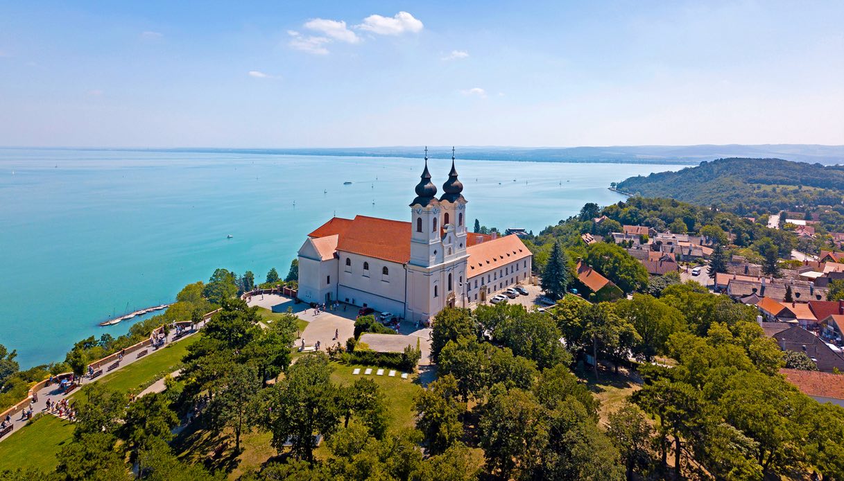 L'Abbazia di Tihany sul lago Balaton