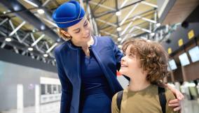 Minore da solo in aereo