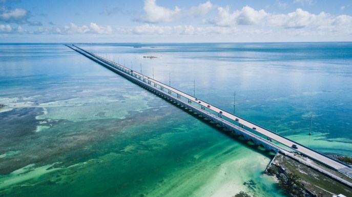 La strada più bella del mondo è un autostrada che galleggia sull’oceano