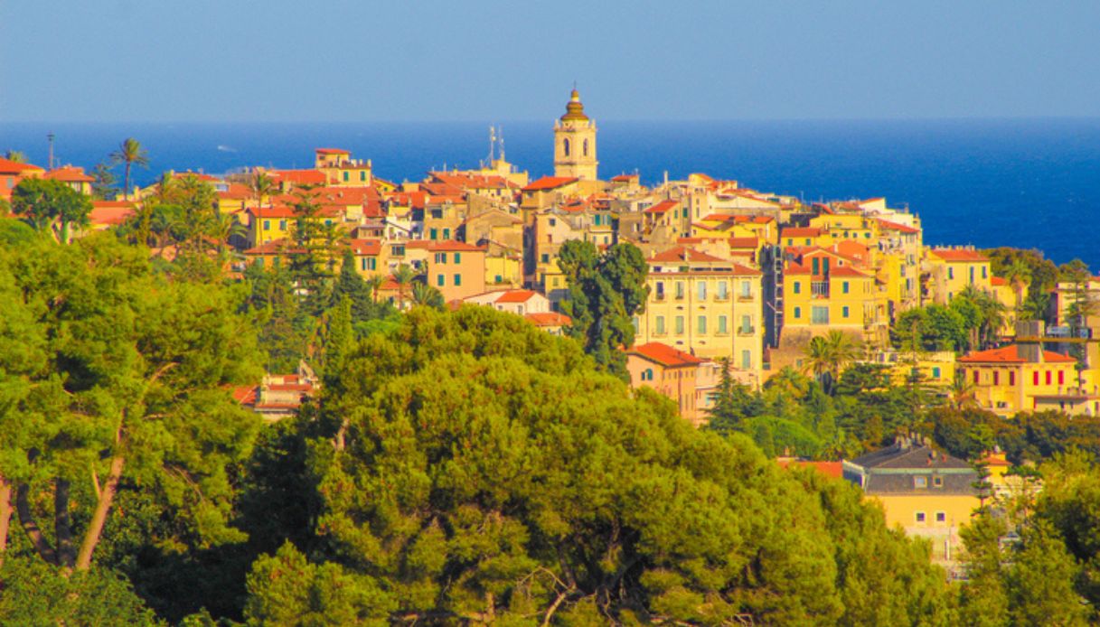 https://siviaggia.it/wp-content/uploads/sites/2/2023/06/Vista-Bordighera.jpg