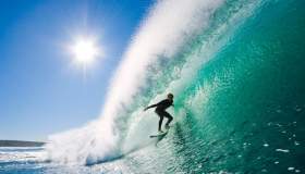 Vuoi cavalcare le onde? In queste destinazioni italiane puoi farlo