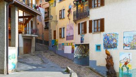 Si chiama Belprato, ed è il borgo dalle case dipinte