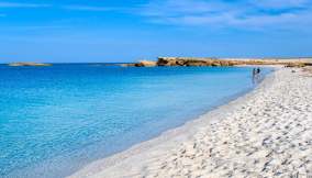 Spiaggia di Is Arutas, con chicchi di quarzo colorati