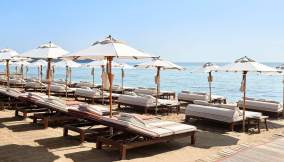 Loro Piana - La Réserve à la Plage beach club.